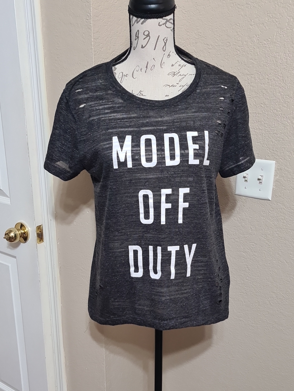 Model Off Duty Women's Graphic Tee in Charcoal